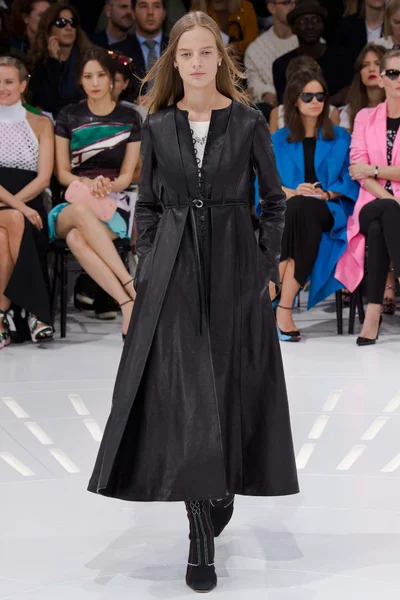 Look 12